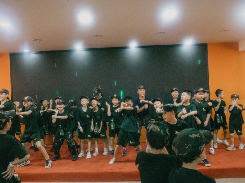 在集体星光中学会发光—当社交能力成为孩子的人生必修课